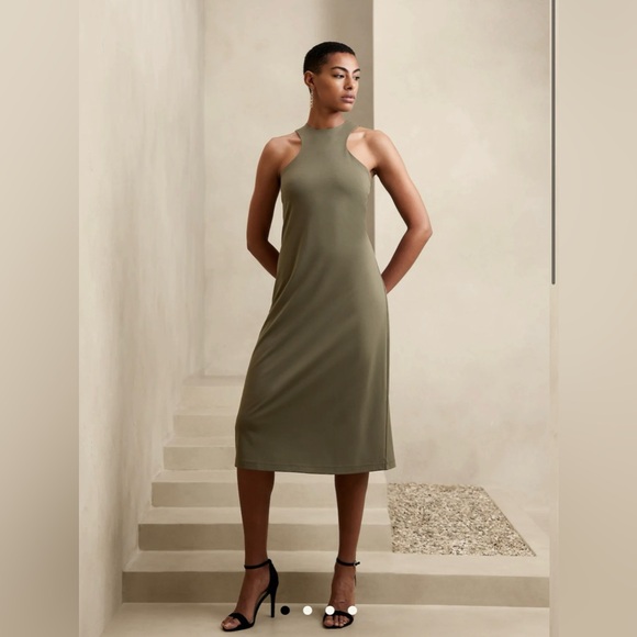 NWT Banana Republic HIGH-NECK KNIT KNEE-LENGTH DRESS size medium - Picture 1 of 4